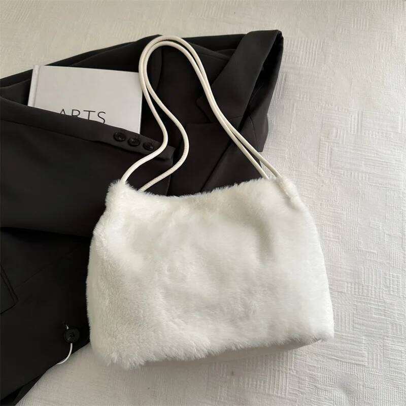 Refined Designer Purse For Women Fashion Shoulder Bag With Classic Lines Feel Functional And Trendy