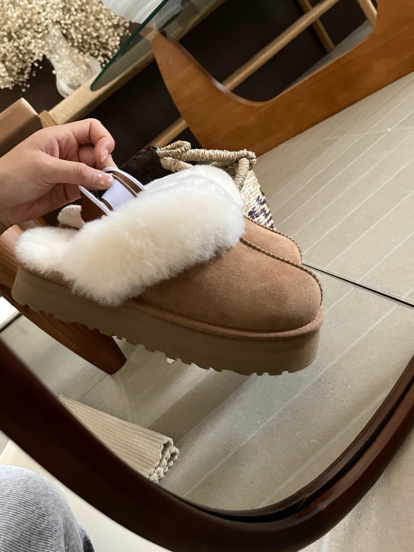 Free shipping Designer Multi-Color Plush-Lined Mules with Warm Design Daily Occasion Wear Fashion Stylish Versatile Trendy Slippers