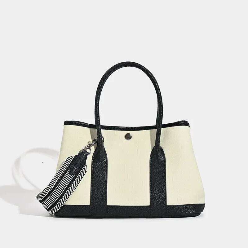 High-Quality Fashionable Large Capacity Single Shoulder Handbag Commuter Tote Bag Bucket Shape Soft Polyester Lining
