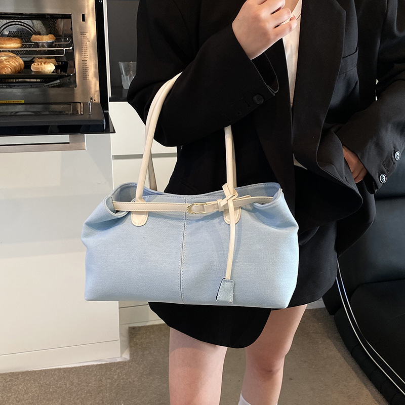 Free shipping designer bag Large Capacity Commuter Bag Underarm Bag for Women New Canvas Handheld Tote Bag Crossbody Lightweight