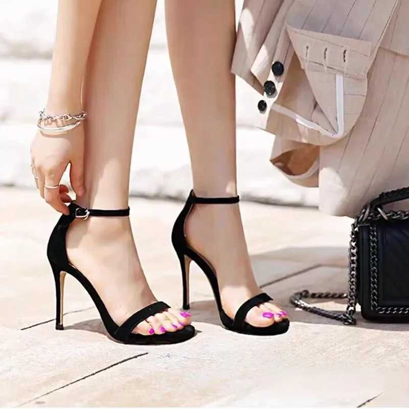Womens High Heels Summer New Round Toe Open Toe e Strap Bag Heel Platform Antislip Wearresistant Stiletto SandalsXJ251027