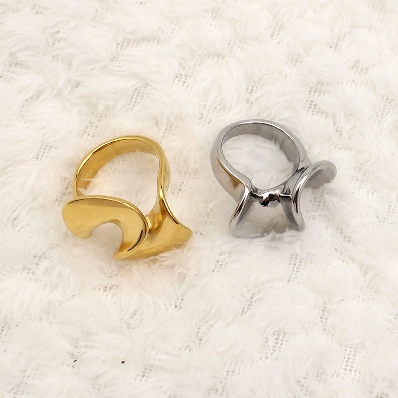 Popular 18k Gold Plated Wave Skirt's Hemline Ring Waterproof Stainless Steel Geometric Pleated Ring for Women
