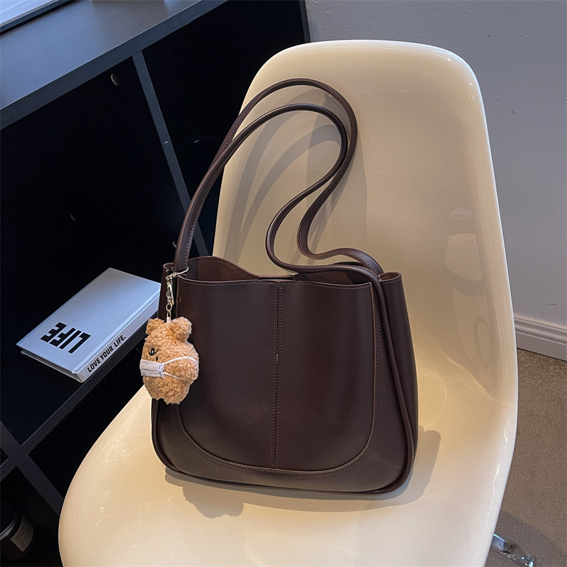 Free shipping designer bag Fashionable Textured Bucket Bag for Women 2023 New Simple Large Capacity Shoulder Underarm Commuter Tote Bag