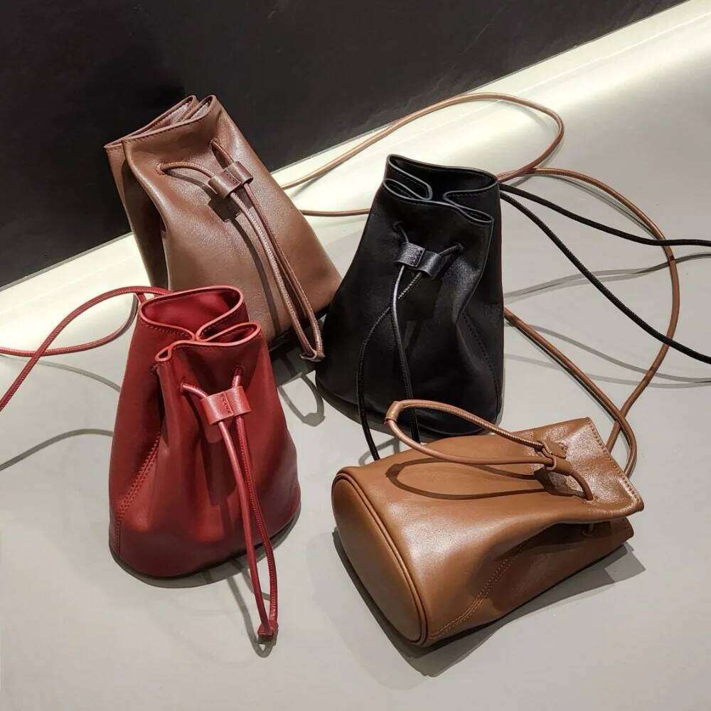 Designer Bags 2025 Spring Summer New Women's Vegetable Tanned Sheepskin Soft Leather Large Capacity Simple Bucket Small Shoulder Bag Hot Selling
