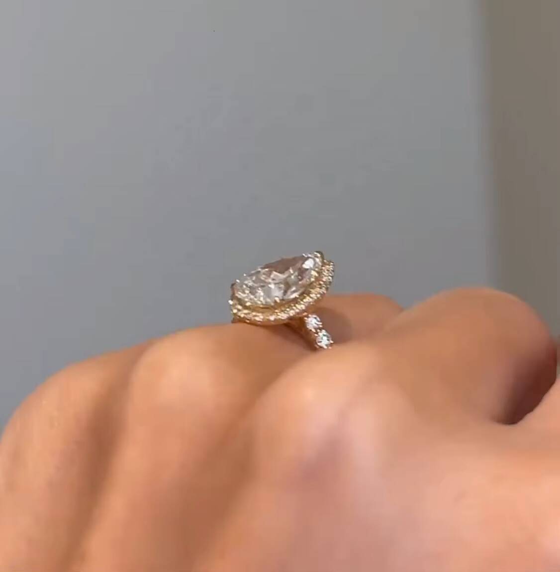 VVS D Color IGI Certificated Lab Grown Diamond 1CT Pear Cut Ring Engagement Ring 10K 14K Gold Gift for Women