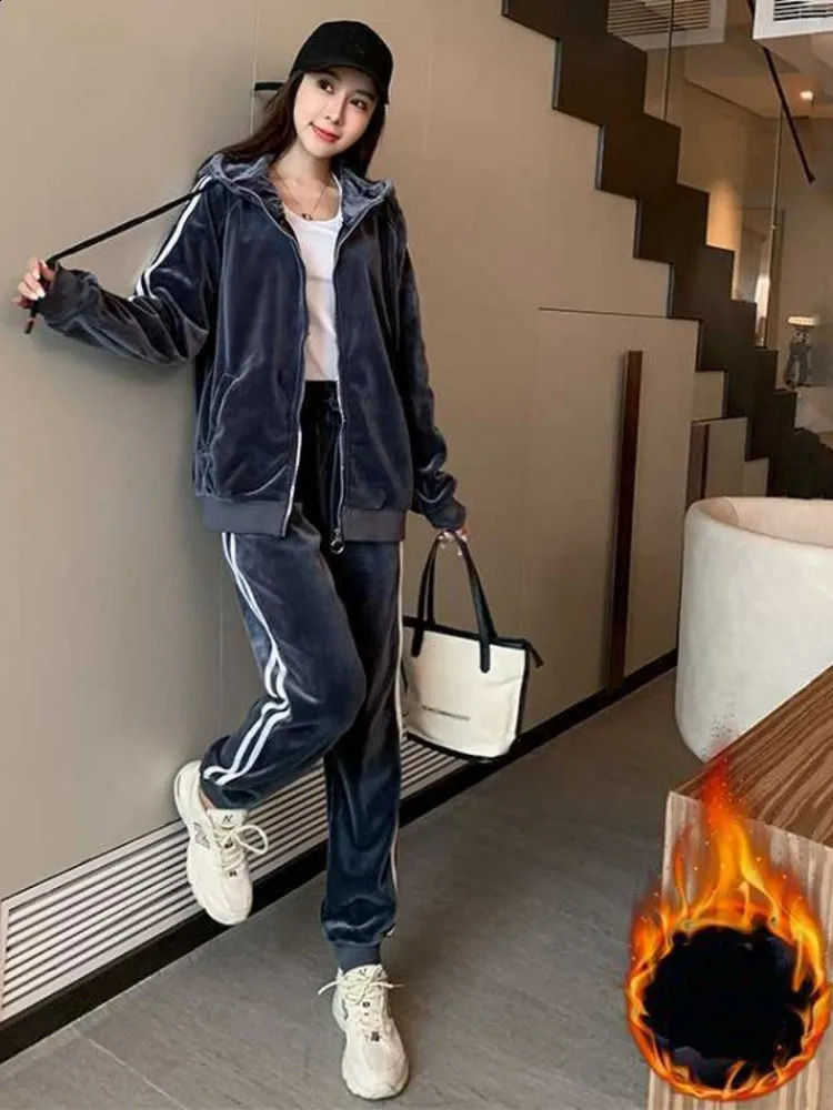 Winter Women Thick Warm Fleece Liner Sport Tracksuit Side Striped Hooded Jacket Outdoor Running Set Velvet Jogging Training Sets 251027