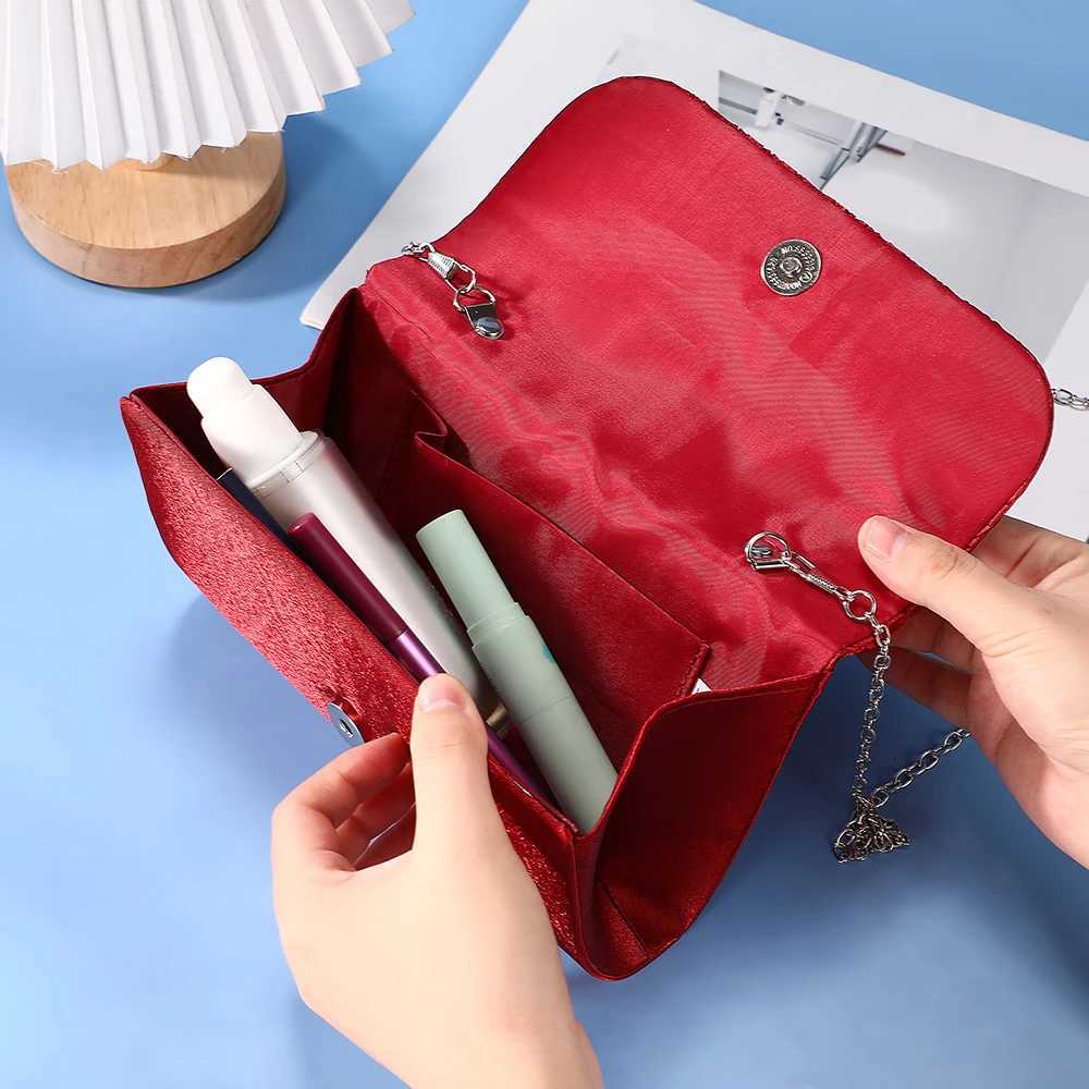 The new solid color dinner bag shell wrinkle cover hand bag is suitable for party banquet with dress bag detachable metal chain H251027