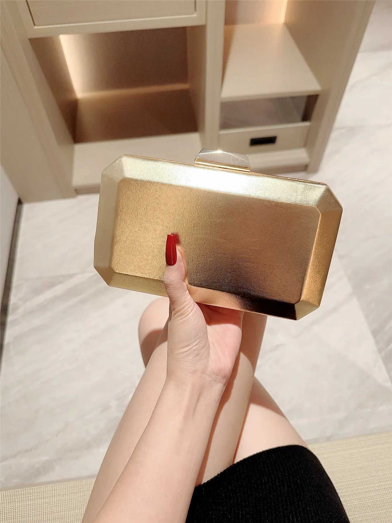 European and American Fashionable Dinner Bag Metal Clutch Bag Square Box Bag Crossbody Chain Bag Evening Bag Dress Bag H251027