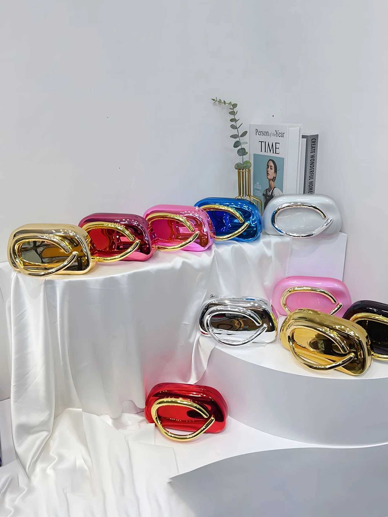 Fashion Elegant Metal Closure Box Shaped Crossbody Bags Women Evening Bags Wedding Mini Ladies Wallet Party Cute Purse ClutchBag H251027