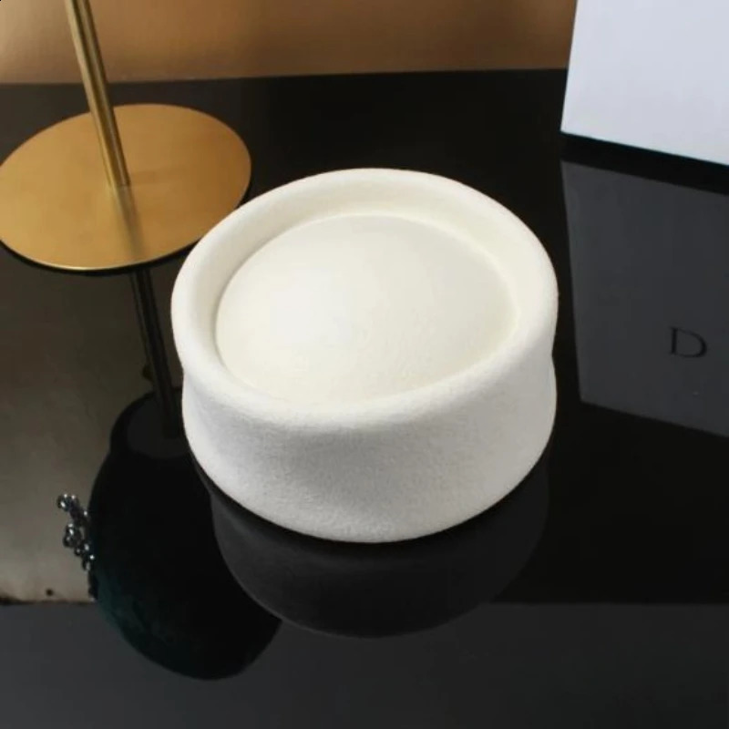 Women Wool Felt Berets Hat Vintage Hard Top Concave Top Fedoras Hats Wedding Fascinator Hats Wedding Cocktail Party Pillbox Cap 251027