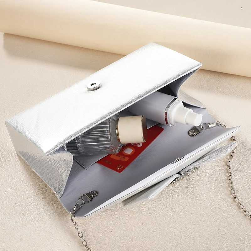 Highend banquet bag versatile for evening gowns European and American clutch bag fashionable for socialite diamondencruste H251027