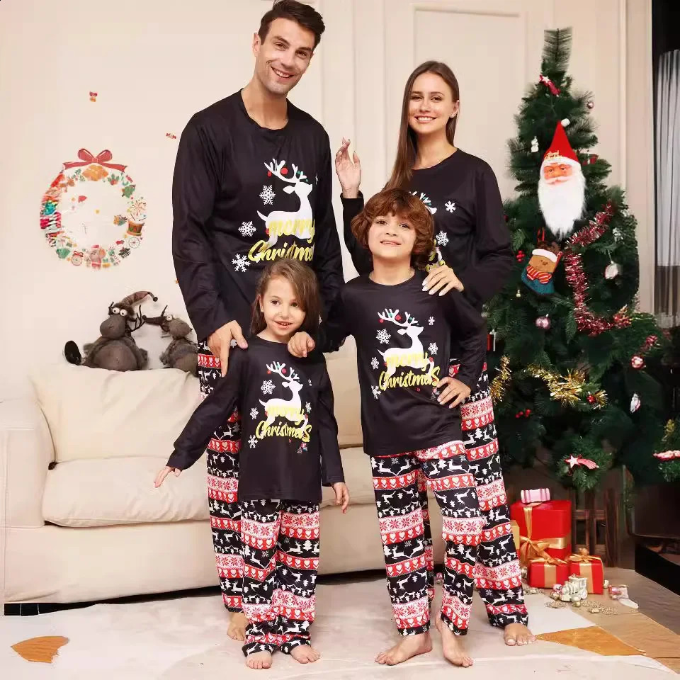 Merry Christmas Print Family Matching Outfits Cartoon Pajamas Set Parentchild Clothing Soft Loose Sleepwear Xmas Look Pijamas 251027