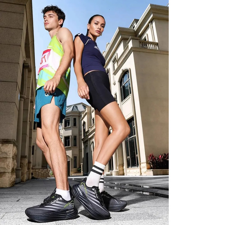 2025 New Couple Unisex Breathable Mesh Running Shoes Sports Casual Shoes Spring Autumn Summer Versatile Casual Shoes