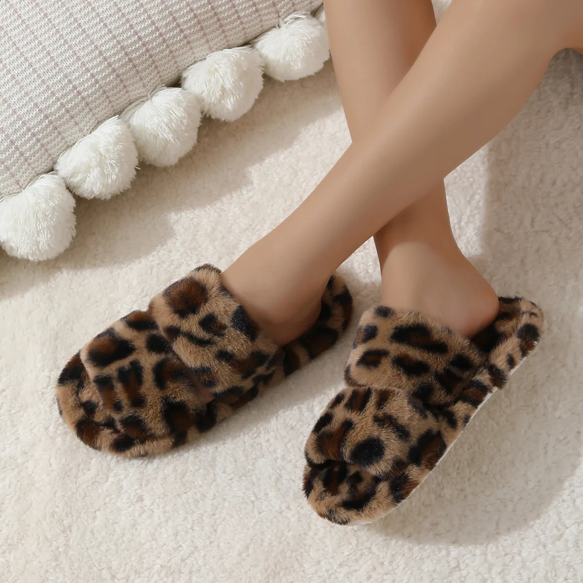 Leopard Pattern Plush Winter Slippers for Women Open Toe Soft Sole Fuzzy House Shoes Woman Warm Faux Fur Slippers 251023