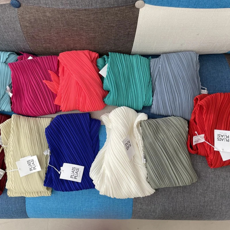 Miyake Pleated Women Scarf Shawl Fabric Korean Fashion Thin Sunscreen Scarf Foulard Femme Luxe Marque Hijabs for Woman 251027