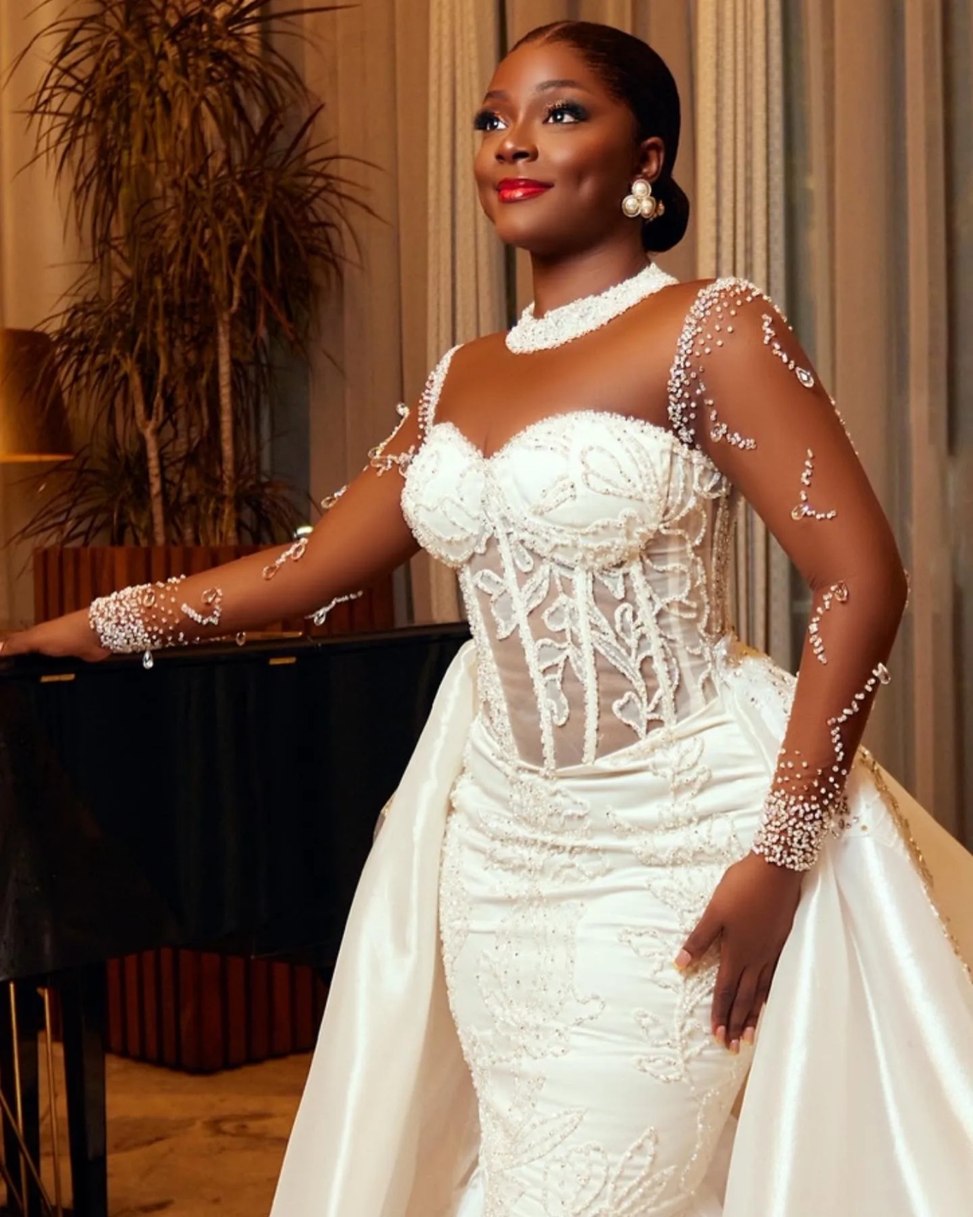 Arabic Aso Ebi Plus Size Mermaid Wedding Dress in Ivory with Lace Beaded Crystals and Detachable Train