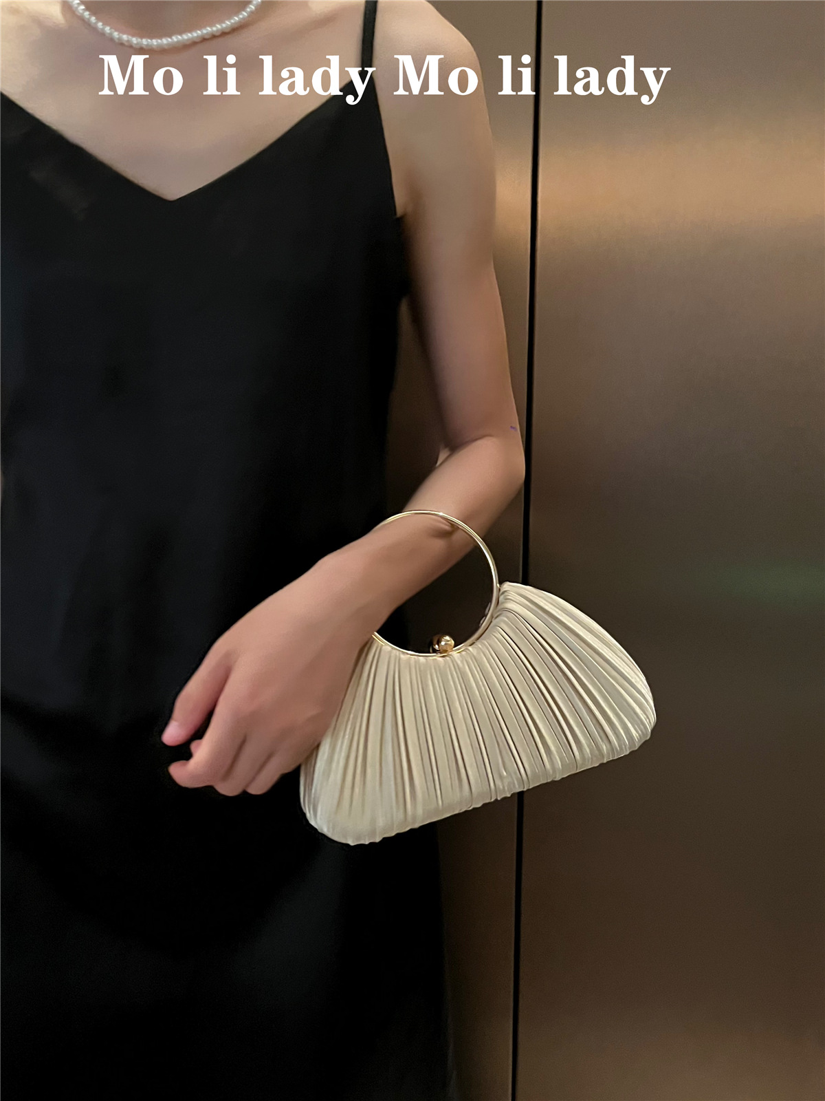 Socialite high-end textured ruffled bag 2025 new style with circular ring handbag evening bag cheongsam bag dress clutch crossbody bag
