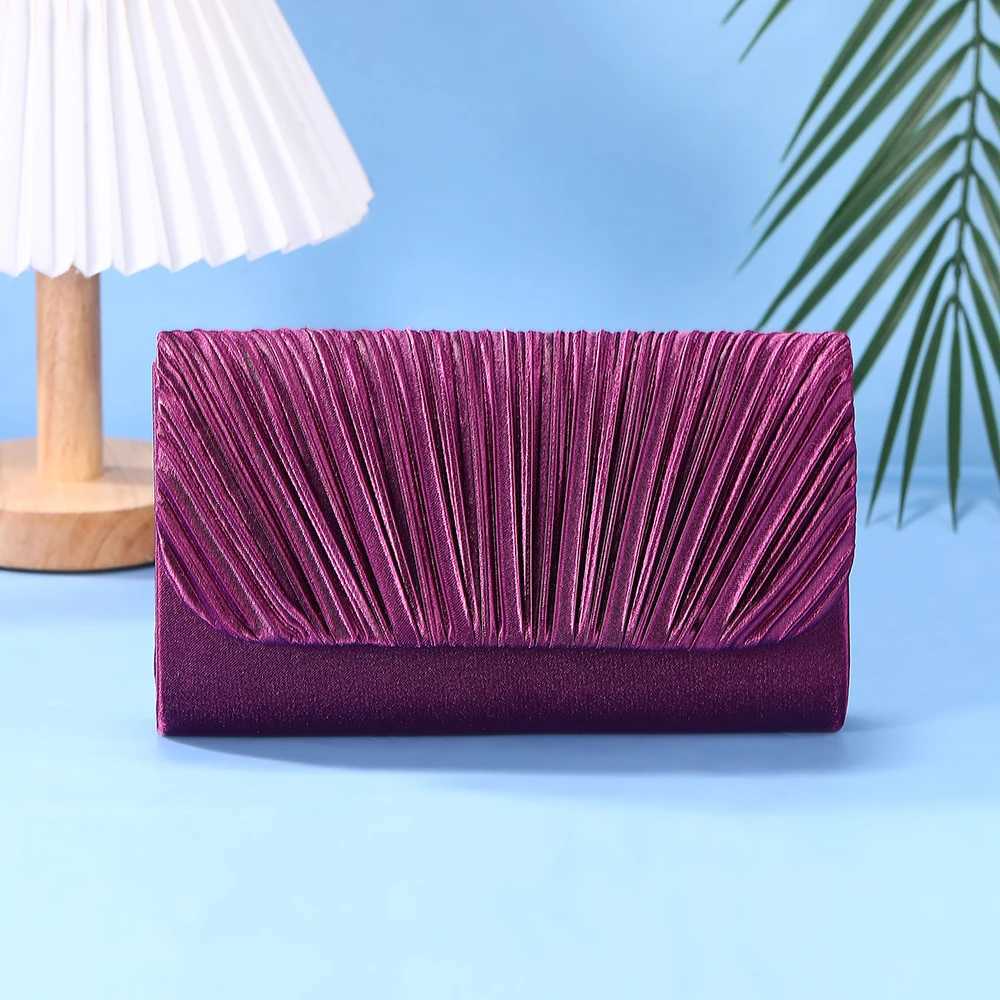 The new solid color dinner bag shell wrinkle cover hand bag is suitable for party banquet with dress bag detachable metal chain H251027