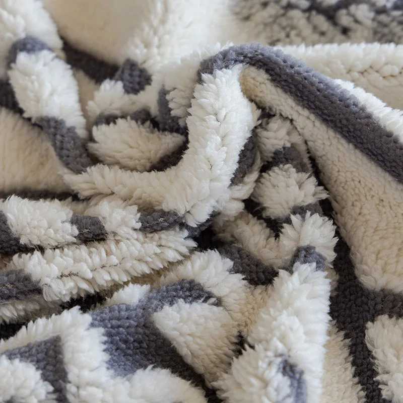 Bohemian Winter Thick Velvet Sofa Towel Multi Functional Dustroof Sofa Towel Cover for Living Room Plush Knee Blanket for Office C251028