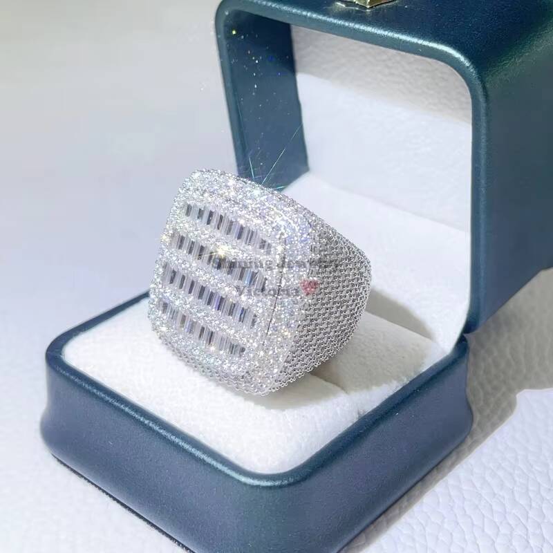 Stylish Gra Certificated Luxury Men Iced Out Hip Hop Vvs Diamond Moissanite Rings Emerald Cut