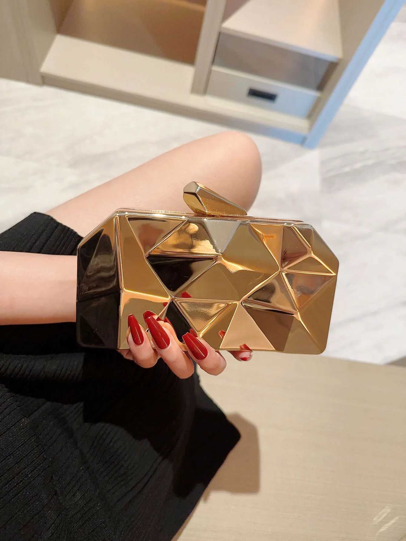 Ladies fashion Shiny Shaped Hardware Box Dinner Bag Banquet Bag Clutch Dress Bag Evening Bag Prom Bag Chain Bag H251027