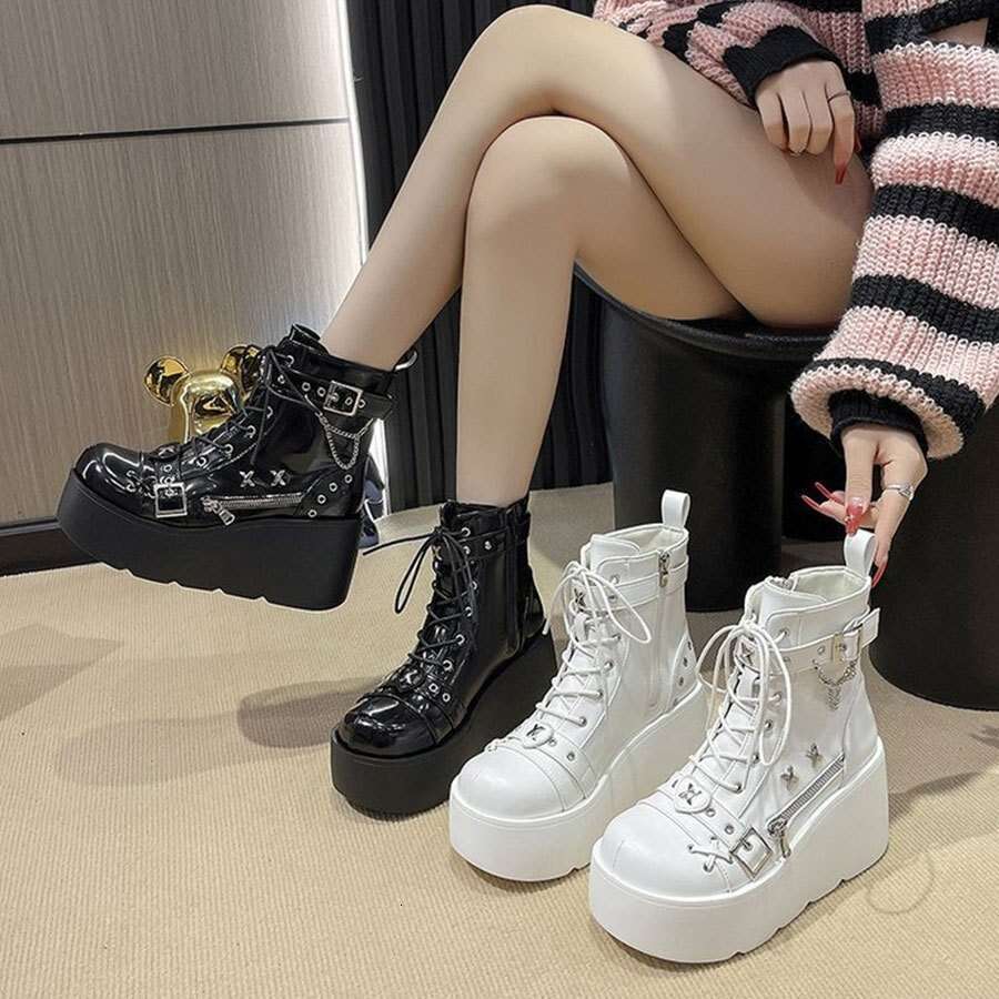 Women's Thick Soled Super Cool Belt Buckle Winter Boots