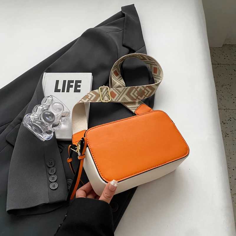 1pcs PU Small Square Bag Wide Shoulder Strap Single Shoulder Crossbody Bag Womens Bag Can PUt the MachineT251028