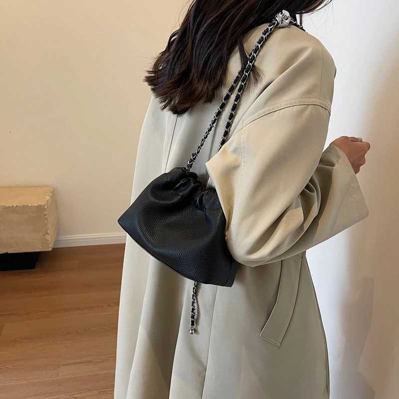 Sewing Thread Solid Crossbody Bags Hasp Interior Compartment High Quality Bags for Women Fashion Dumplings Pu Womens HandbagsT251028