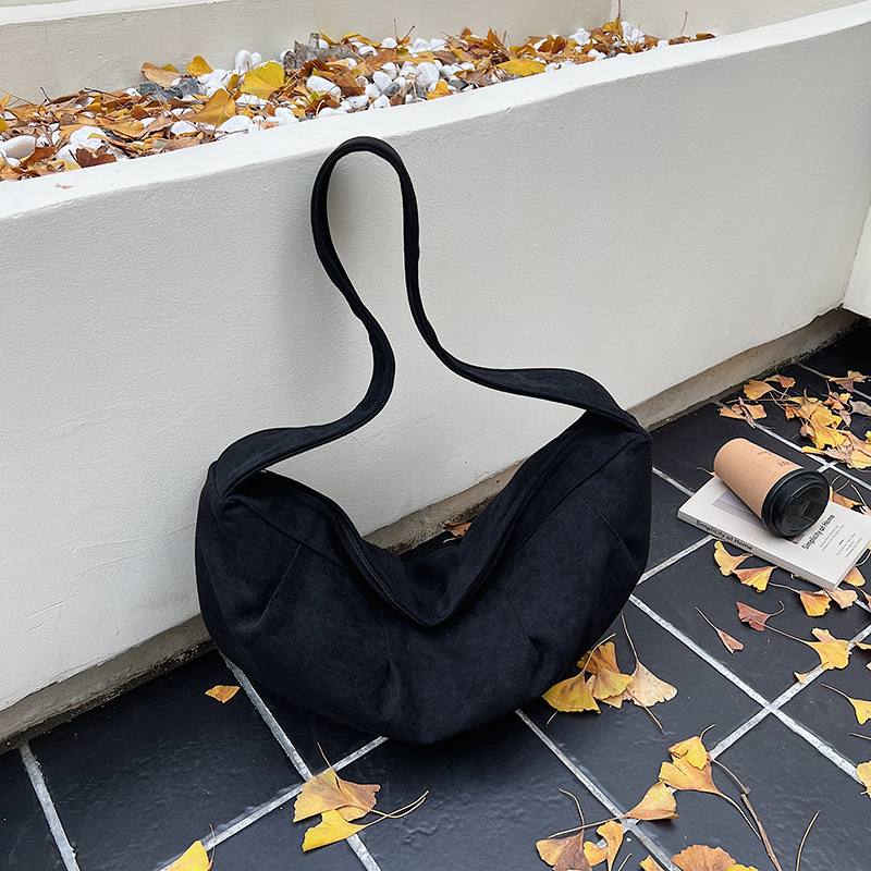 Spring women's simple and fashionable large capacity synthetic leather handbag, new fashionable college student daily commuting lightweight cross