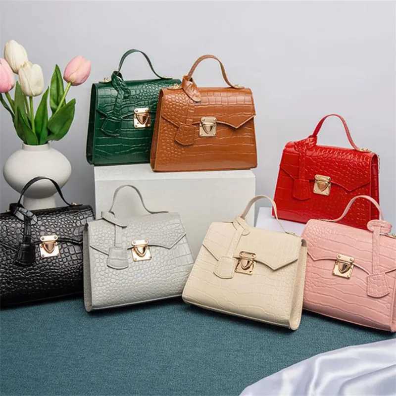 Chic Crocodile Small Tote Bag Ladies Handbag Vintage Square Bag Stylish Chain Shoulder Crossbody Bags Daily Use Phone Coin PurseW251028