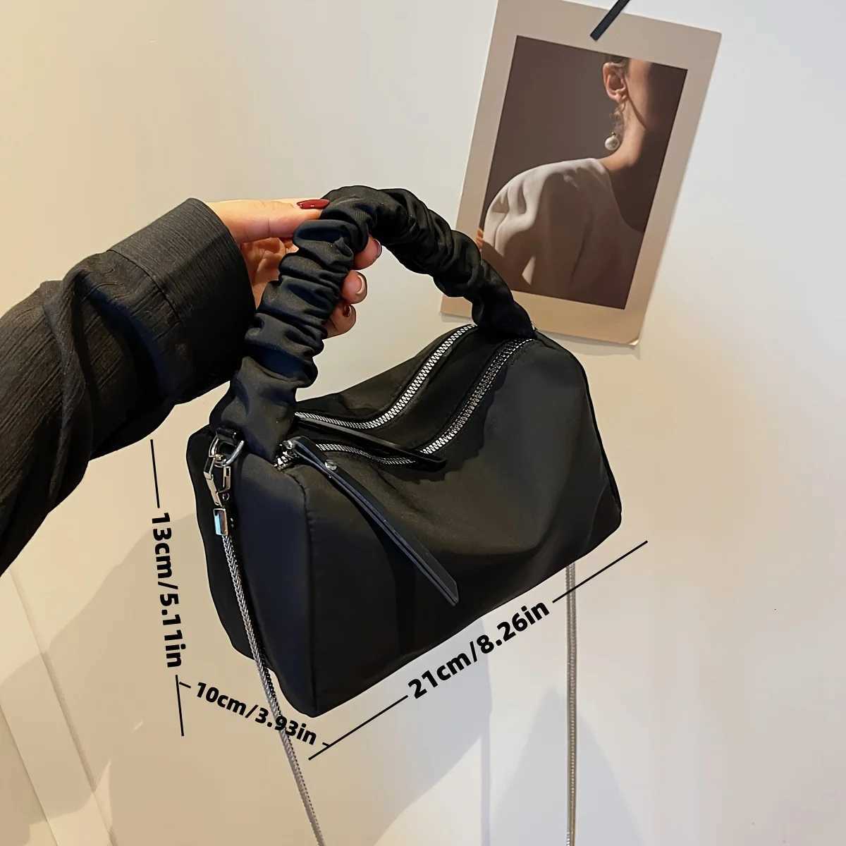 Simple Womens Crossbody Bags Boston Nylon Handbags Zipper Chain Dinner Bag Shoulder Bag Daily CommutingT251028