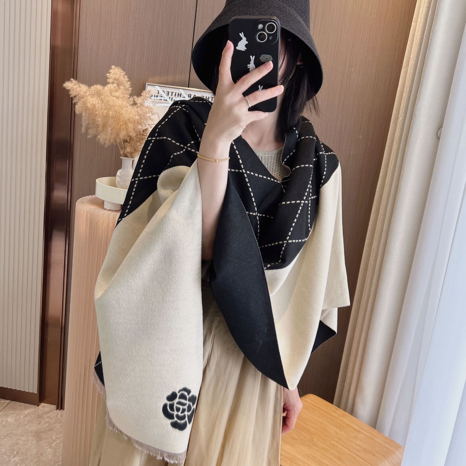 New Fashionable Plaid Pattern Paired With Floral Design Scarf Korean Style Winter Warm Temperament Shawl Scarf Exquisite Gift Love Birthday Gift Scarf