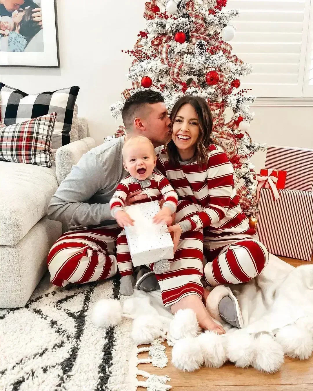 2025 Striped Print Matching Christmas Outfit Mom Dad Kids Family Set Soft Loose Pajamas Baby Romper Thin Sleepwear Xmas Look 251027