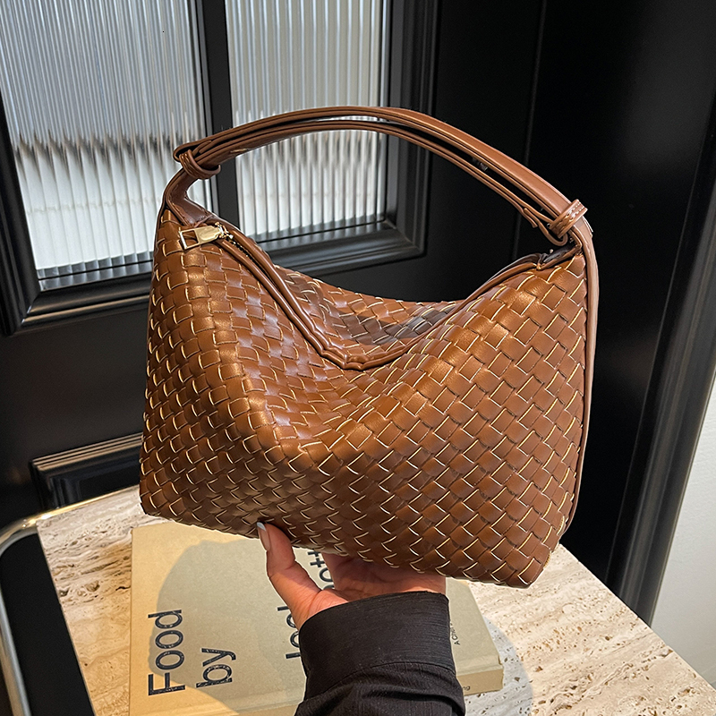 Luxury Brand Designer Bag Underarm Bag For Women Large Capacity 2024 New Fashion Niche Design Single Shoulder Handbag Trendy Pillow Bag This Year