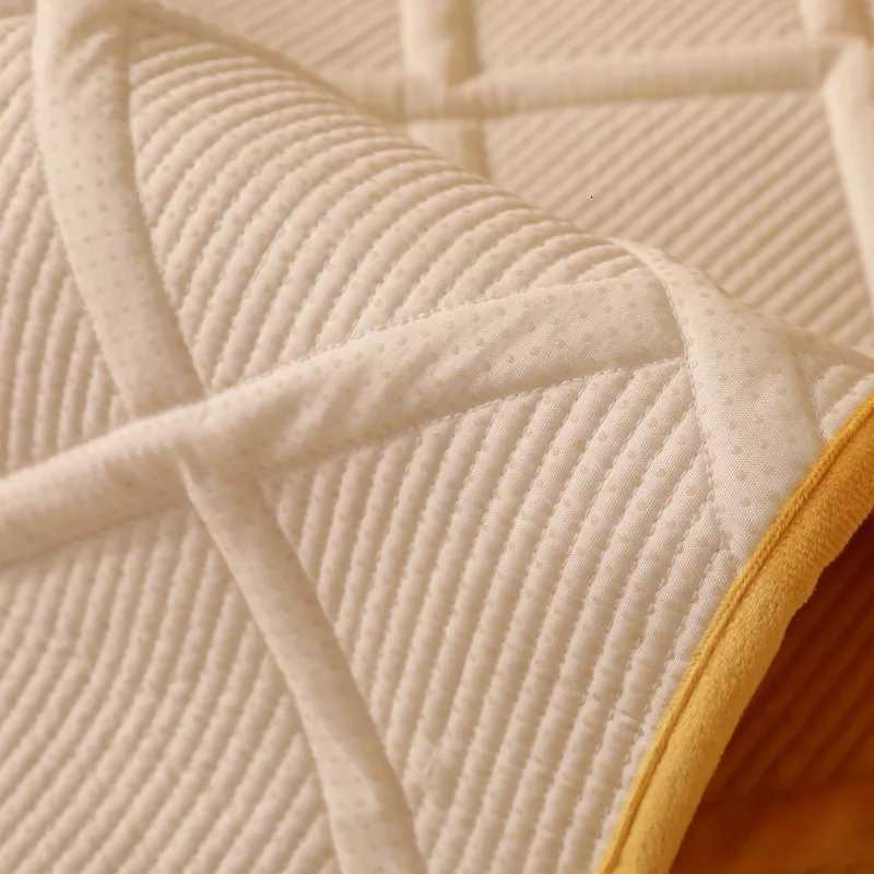 Crystal Velvet Sofa Cover Plush Cushion Thickened Plaid Living Room Sofa Cover Solid Color NonSlip Sofa Armrest Backrest Towel C251028