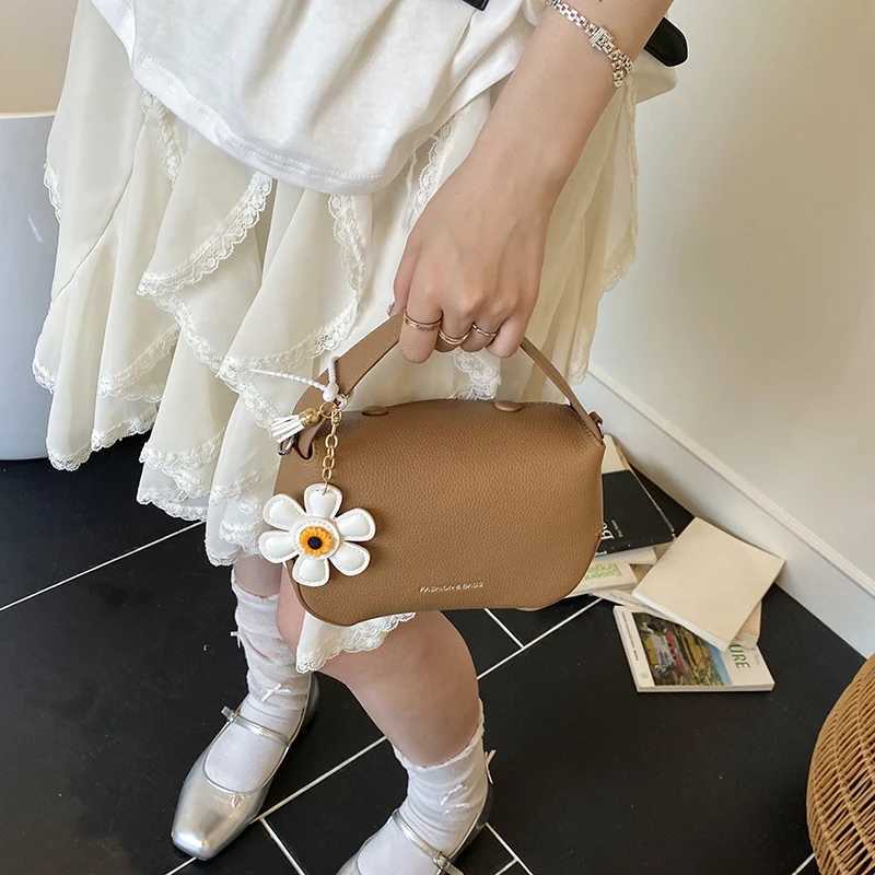 Quality Box Shaped Crossbody Bags For Women Lychee Pattern Shoulder Bag With Flower Pendant Luxury Designer Purses And HandbagsT251028