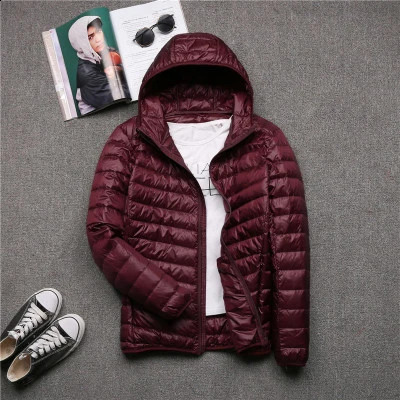 010 Men Winter Duck Down Coat Ultralight Hooded Puffy Down Jackets Male Portable Windproof Warm Parkas Mens Clothing 251027