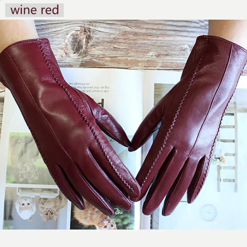 Colored Leather Gloves Womens Simple Fashion Striped Style Velvet Lining Autumn and Winter Warm Outdoor Sheepskin Finger Gloves 251027