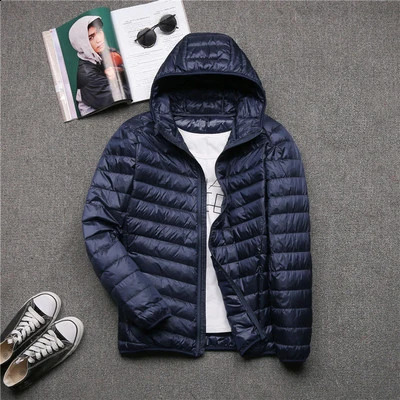 010 Men Winter Duck Down Coat Ultralight Hooded Puffy Down Jackets Male Portable Windproof Warm Parkas Mens Clothing 251027