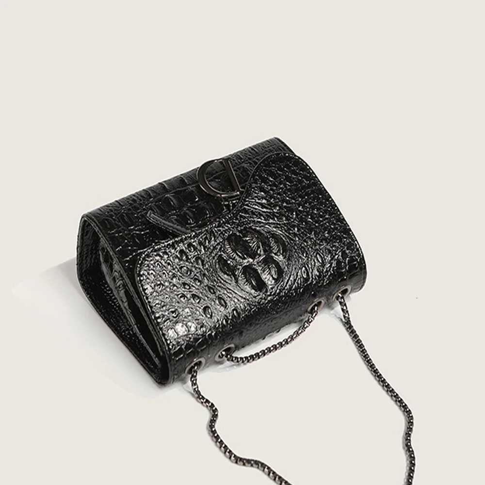 2025 New Fashion Crocodile Pattern Chain Crossbody Bag Single Shoulder Small Square Bag Revives Ancient StyleT251028