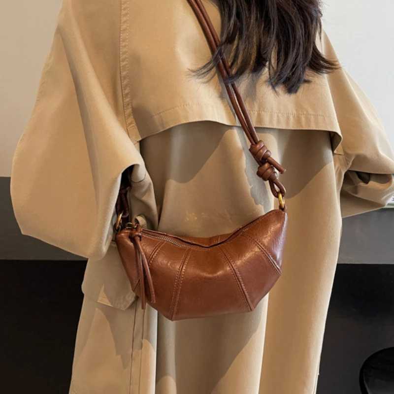 2025 Retro Trend Solid Color Splicing Leather Shoulder Bag Women Korean Fashion Lady Dumpling Crossbody Bag Handbags and PursesW251028