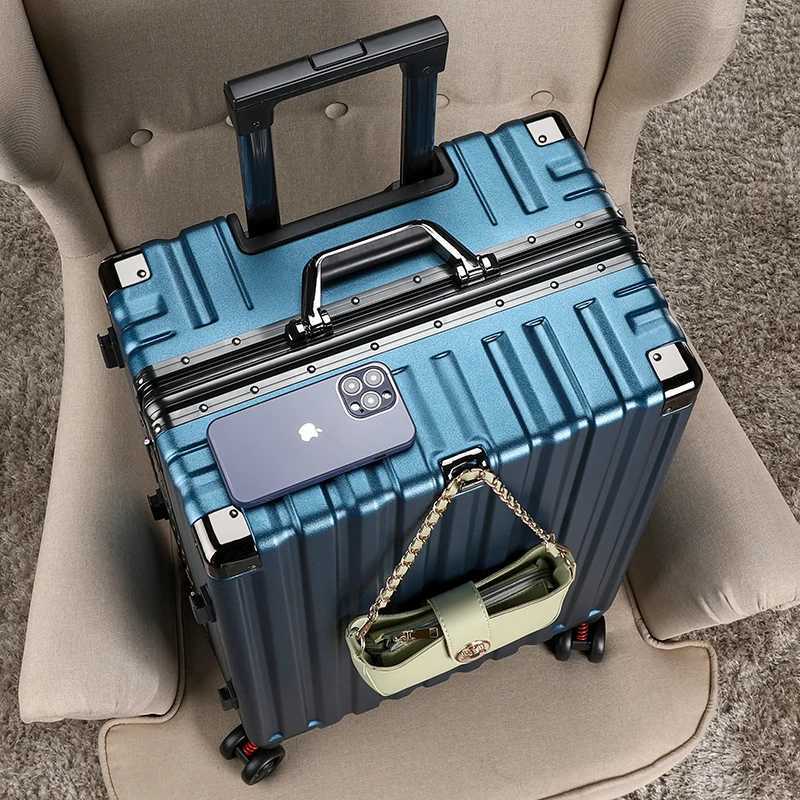 Luggage High Value Student Mute Universal Wheel Trolley Case Strong and Durable Password Suitcase 2030 inch Cabin Boarding Box W251028