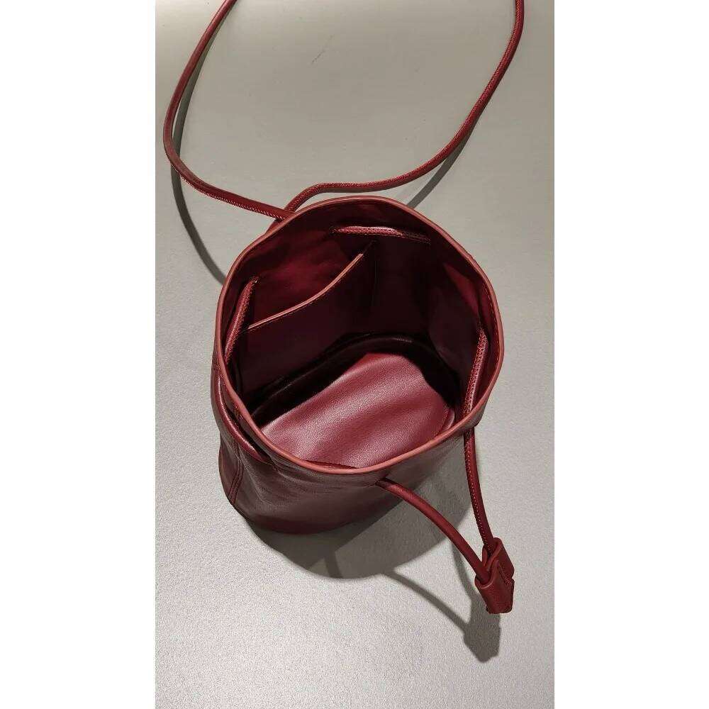 Designer Bags 2025 Spring Summer New Women's Vegetable Tanned Sheepskin Soft Leather Large Capacity Simple Bucket Small Shoulder Bag Hot Selling