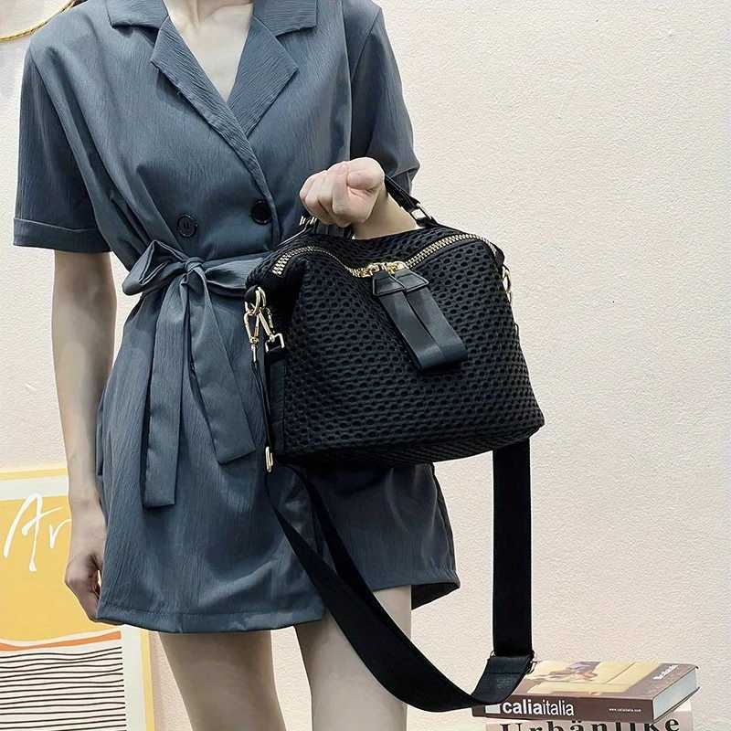 New Womens Crossbody Bag Lightweight and Soft Mesh Bag Highend Feel Handbag Casual Large Saddle BagT251028