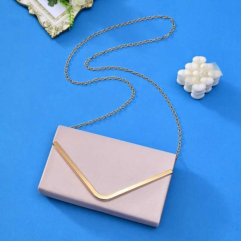 Fashionable and elegant banquet bag fliptop clutch bag ladys noble dress cheongsam bag metal chain singleshoulder bag cr H251027