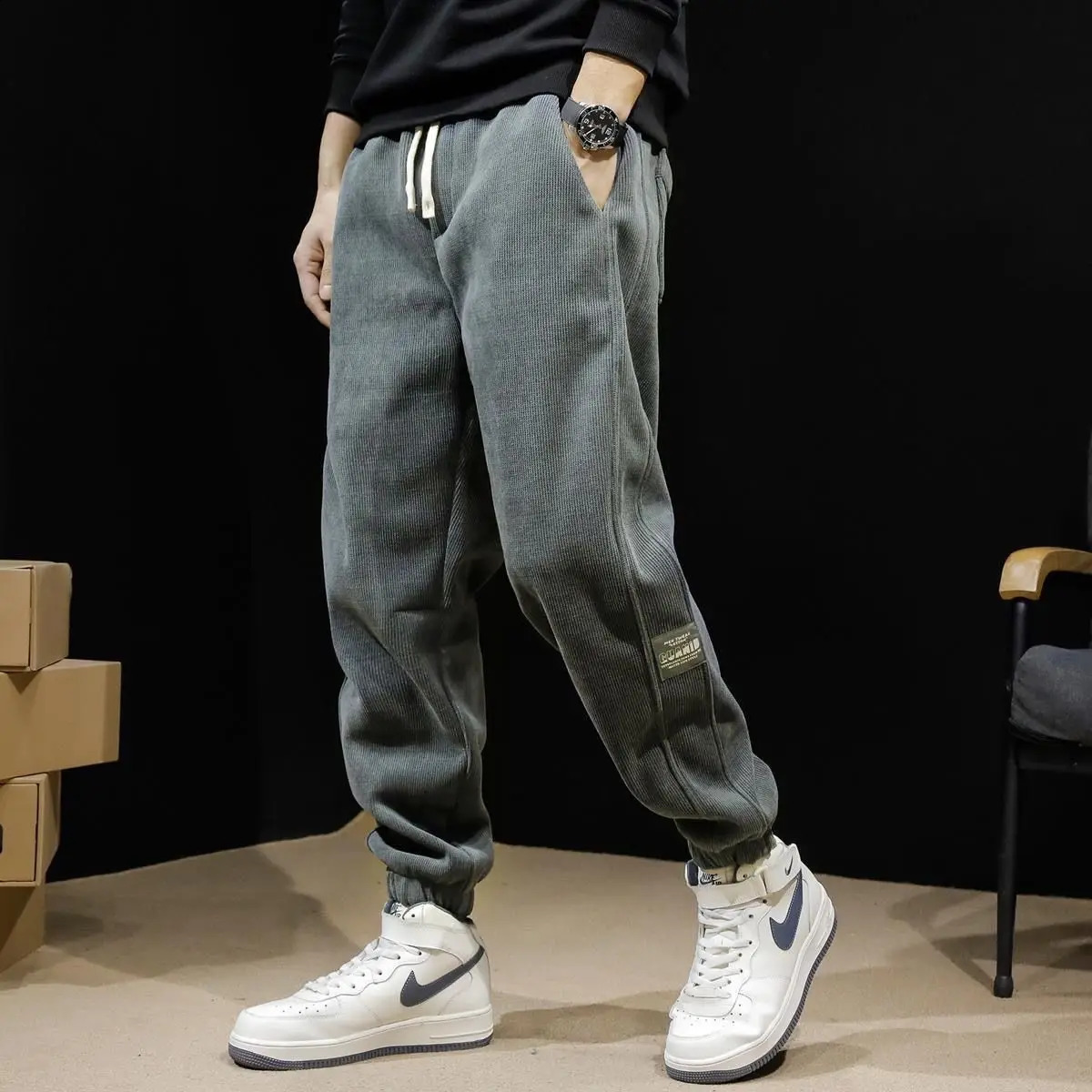Autumn and Winter Mens Corduroy Casual Trousers Leggings Sweatpants Loose Versatile Construction Site Pants 251027