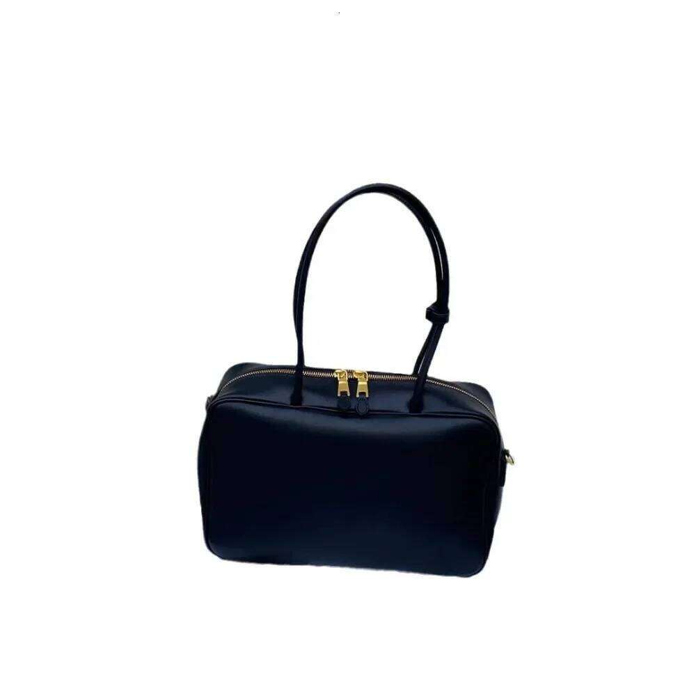 Designer Bags 2025 New High-Quality Large-Capacity Handbag Casual Versatile Messenger Niche Leather Shoulder Small Square Bag Bowling Girl Hot Selling