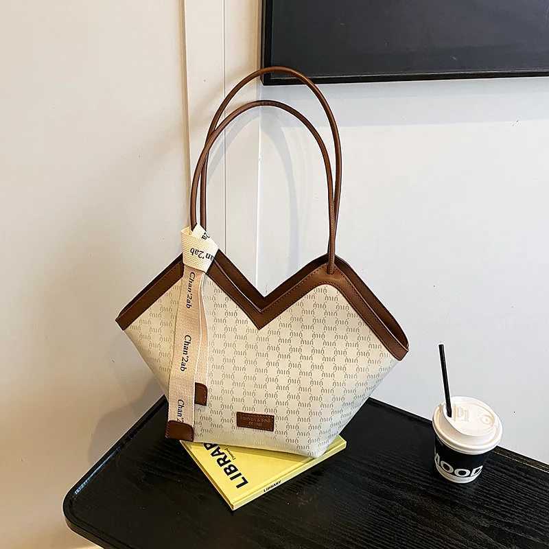 2025 Trendy Tote Bag for Wen Spacious Stylish Ctrast Colored Ideal for Cmuting Work Shoder Strap Included1 D251028