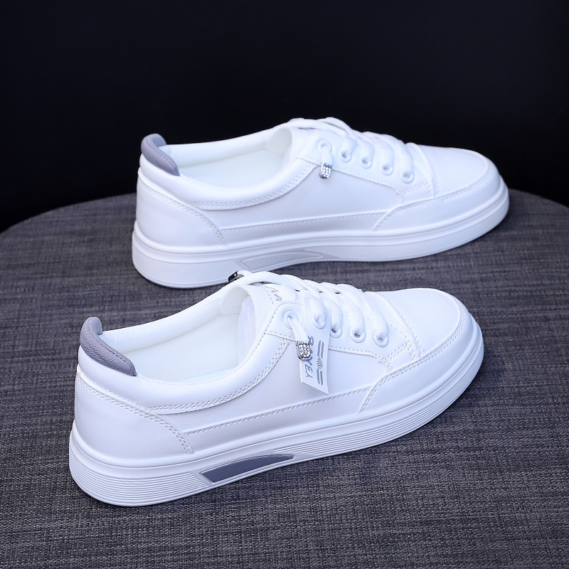 Little white shoes women's women's summer shoes casual white sneakers student flat and versatile comfortable board shoes2025