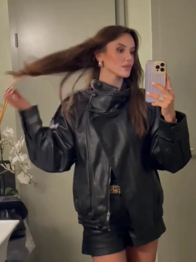 Womens Autumn Fashion Standing Collar Leather Jackets Windproof Loose Fold Coats Vintage Style High Street Outdoors Clothes 251027